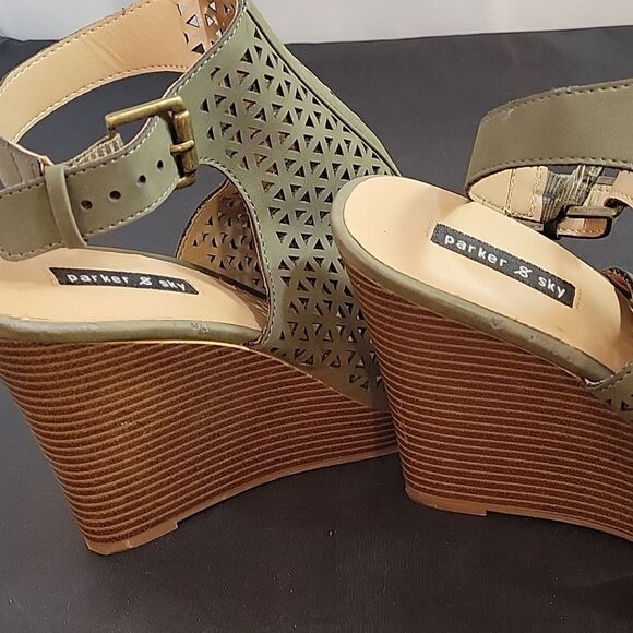 BRAND NEW PARKER&SKY ADJUSTABLE BUCKLE OPEN TOE CUTOUT WEDGE SANDAL - Picture 14 of 14